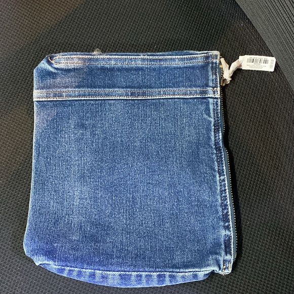 Elf X AE American Eagle Beauty Is In Your Jeans Vault Make Up Bag.  NEW - Picture 2 of 2